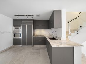 400 Alton Rd TH1A, Miami Beach FL 33139