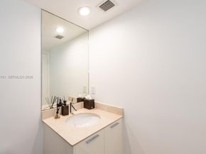 400 Alton Rd TH1A, Miami Beach FL 33139