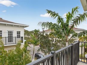 630 SW 1st Dr, Pompano Beach FL 33060