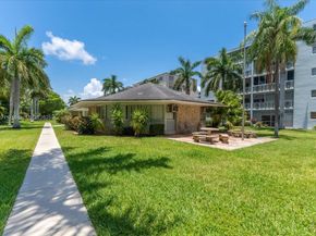 219 NE 14th Ave 406, Hallandale Beach FL 33009