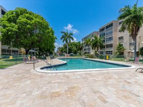 219 NE 14th Ave 406, Hallandale Beach FL 33009