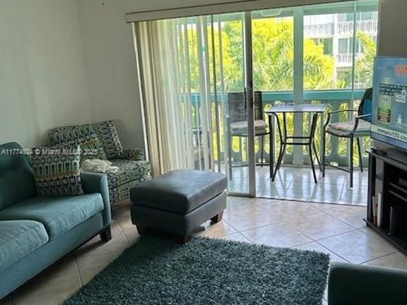 219 NE 14th Ave 406, Hallandale Beach FL 33009