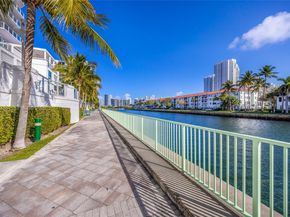 3030 NE 188th St 602, Aventura FL 33180