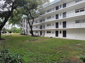 3360 Spanish Moss Ter 104, Lauderhill FL 33319