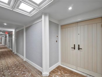3 Grove Isle Dr
