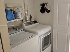 295 Jacaranda Dr 20, Plantation FL 33324