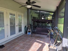 295 Jacaranda Dr 20, Plantation FL 33324