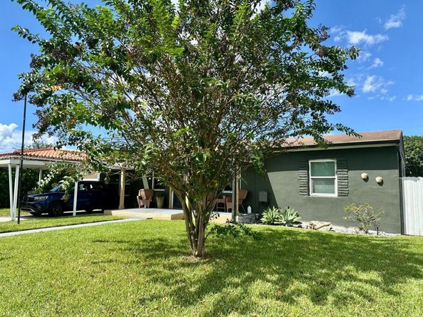 651 E 38th St, Hialeah FL 33013