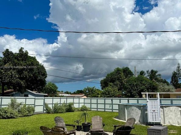 651 E 38th St, Hialeah FL 33013