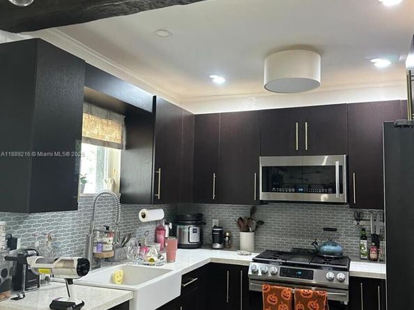651 E 38th St, Hialeah FL 33013