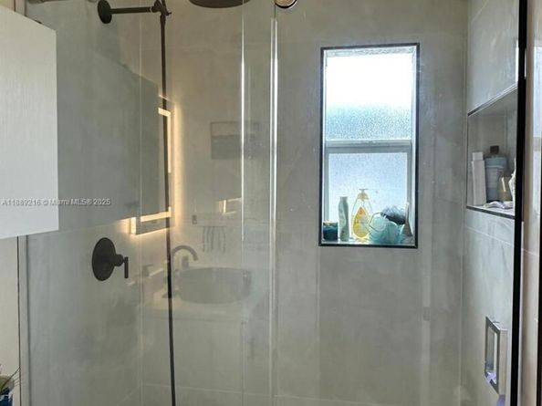 651 E 38th St, Hialeah FL 33013