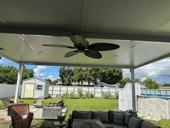 651 E 38th St, Hialeah FL 33013