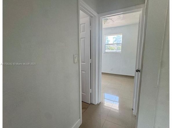 2318 Scott St, Hollywood FL 33020