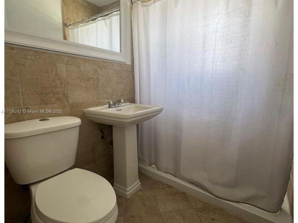 2318 Scott St, Hollywood FL 33020