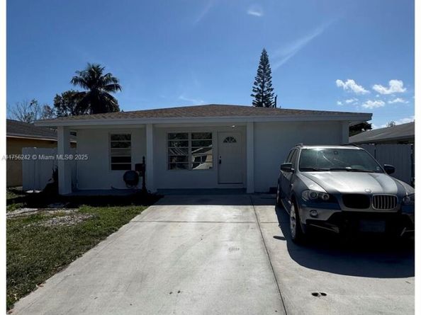 2318 Scott St, Hollywood FL 33020