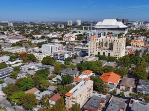 1362 SW 2nd St, Miami FL 33135