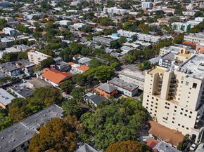 1362 SW 2nd St, Miami FL 33135