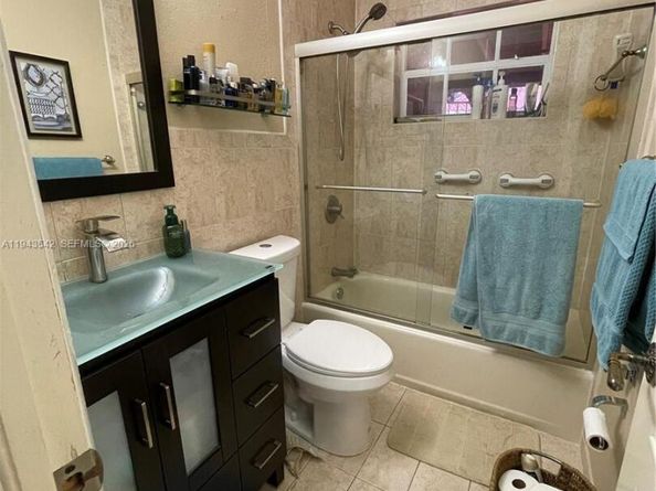 3270 SW 7th St, Miami FL 33135