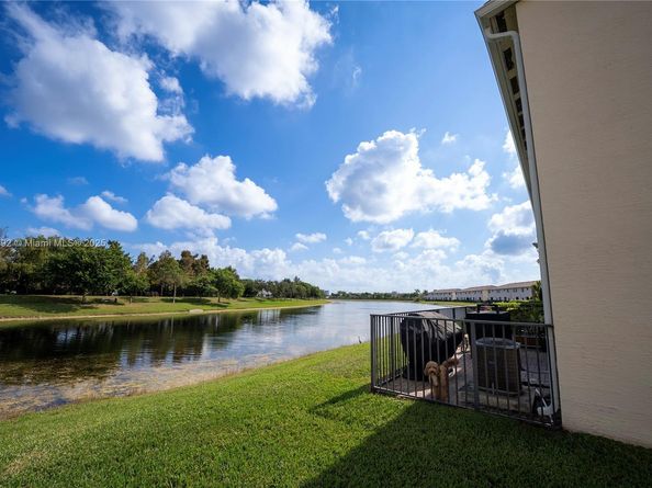 401 NE 194th Ln, Miami FL 33179