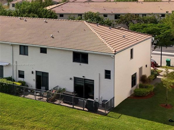 401 NE 194th Ln, Miami FL 33179