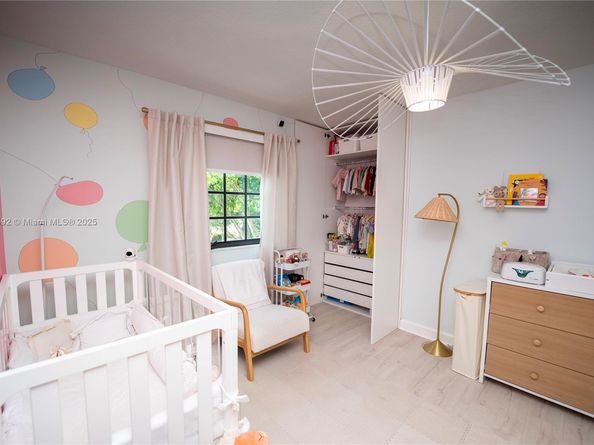 401 NE 194th Ln, Miami FL 33179