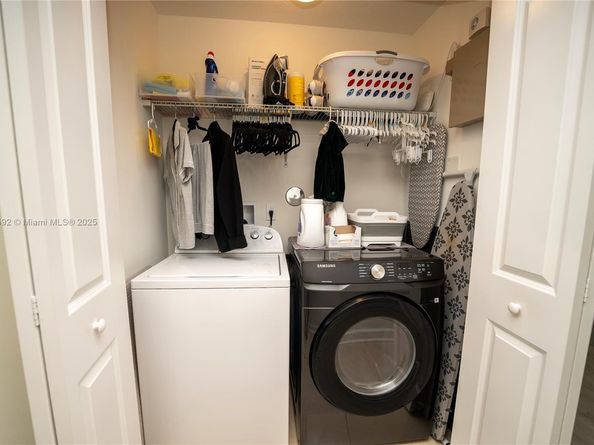 401 NE 194th Ln, Miami FL 33179