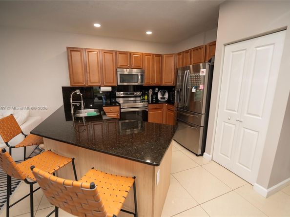 401 NE 194th Ln, Miami FL 33179