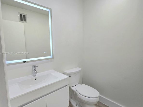 5300 Washington St I205, Hollywood FL 33021