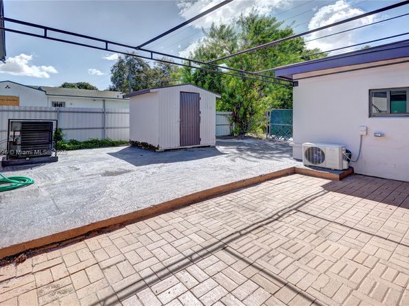818 NW 47th St, Miami FL 33127
