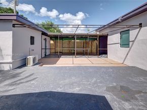 818 NW 47th St, Miami FL 33127