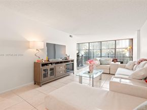 1000 Parkview Dr 115, Hallandale Beach FL 33009