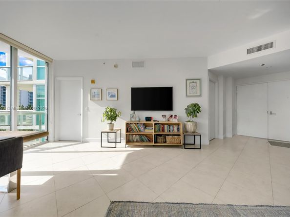 3131 NE 188th St 2506, Aventura FL 33180