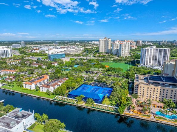 3131 NE 188th St 2506, Aventura FL 33180