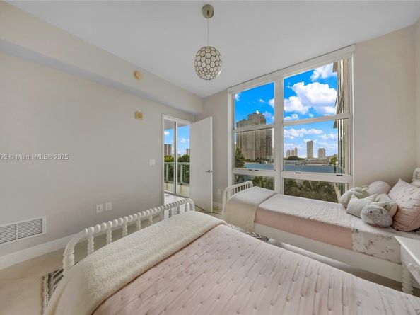 3131 NE 188th St 2506, Aventura FL 33180