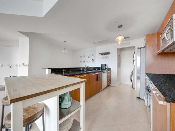 3131 NE 188th St 2506, Aventura FL 33180