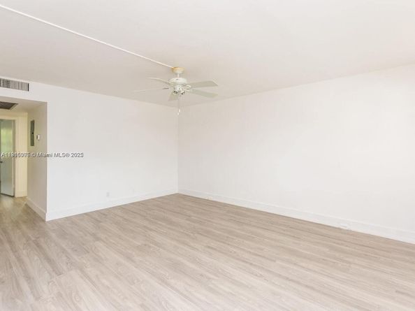 850 SW 133rd Ter 206B, Pembroke Pines FL 33027