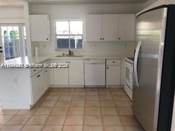 957 NW 132nd Ave W, Miami FL 33182