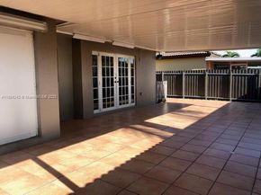 957 NW 132nd Ave W, Miami FL 33182