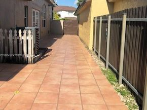 957 NW 132nd Ave W, Miami FL 33182