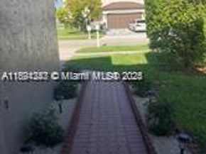957 NW 132nd Ave W, Miami FL 33182
