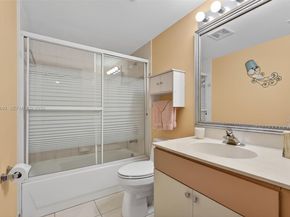 4401 Crystal Lake Dr 101, Deerfield Beach FL 33064