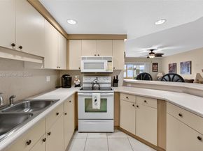 4401 Crystal Lake Dr 101, Deerfield Beach FL 33064
