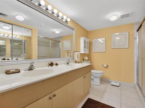 4401 Crystal Lake Dr 101, Deerfield Beach FL 33064