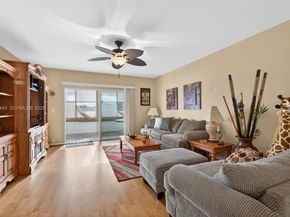 4401 Crystal Lake Dr 101, Deerfield Beach FL 33064