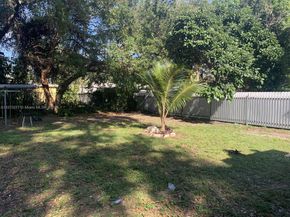 2181 NW 91st St, Miami FL 33147