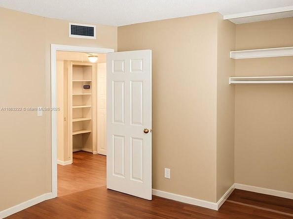 5071 W Oakland Park Blvd 103, Lauderdale Lakes FL 33313