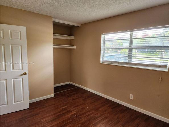 5071 W Oakland Park Blvd 103, Lauderdale Lakes FL 33313