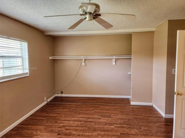 5071 W Oakland Park Blvd 103, Lauderdale Lakes FL 33313
