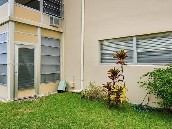 5071 W Oakland Park Blvd 103, Lauderdale Lakes FL 33313