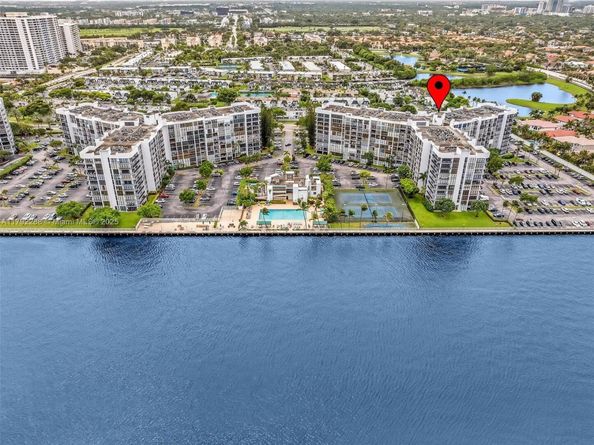 1000 Parkview Dr 329, Hallandale Beach FL 33009